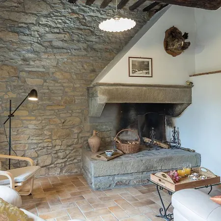 Casa Largnano 6&2, Emma Arezzo